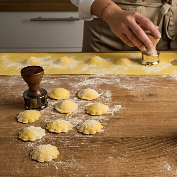 Штамп для равіолі Квітка Marcato Ravioli Flower &mdash; 50мм Pale Gold, Бук ST-F50-PGO фото