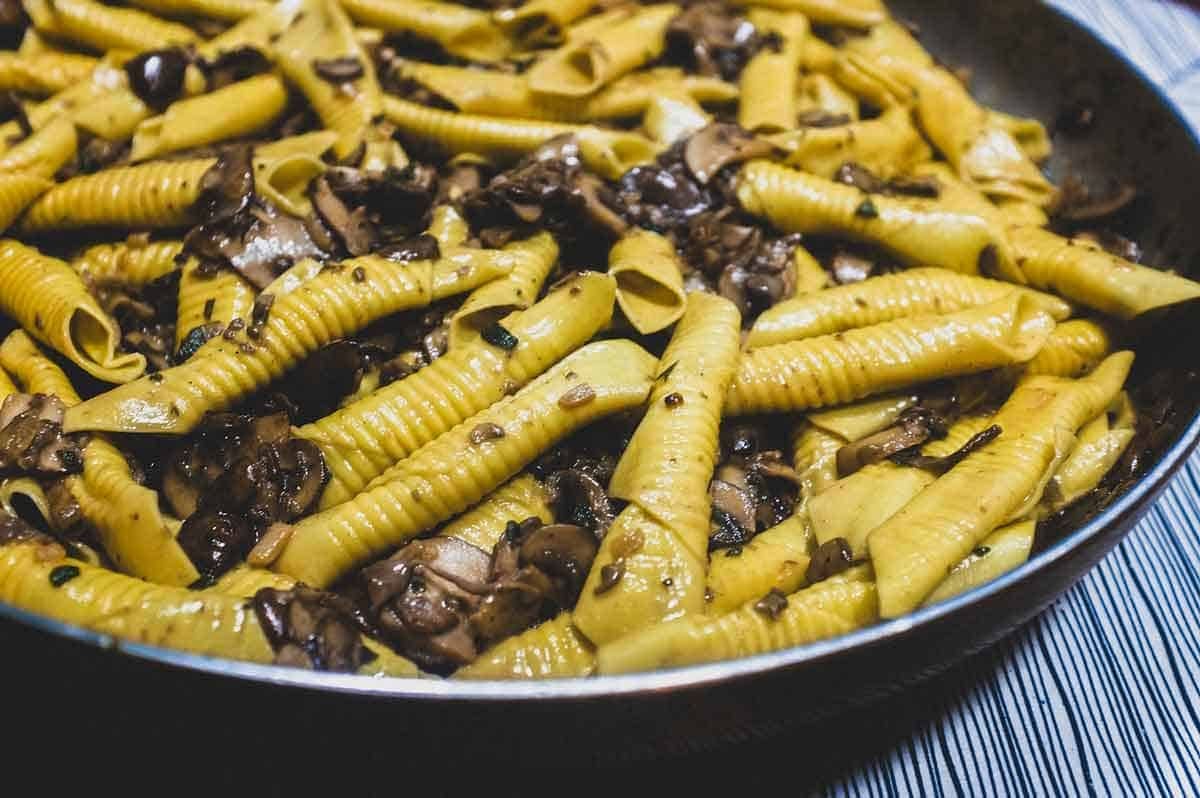 Гарганеллі можна приготувати за допомогою Marcato Gnocchi Board