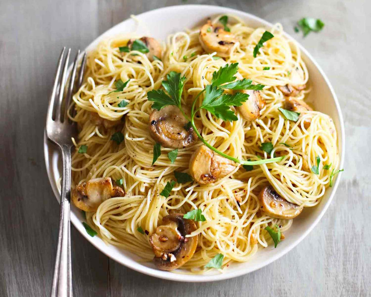Spaghettini – тонші за класичні спагеті, мають гладку текстуру та циліндричну форму
